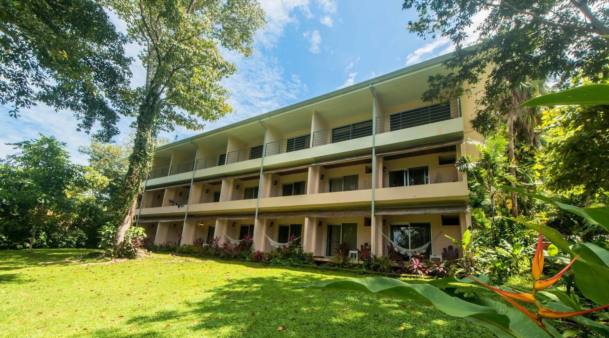 Karahe Hotel 3*