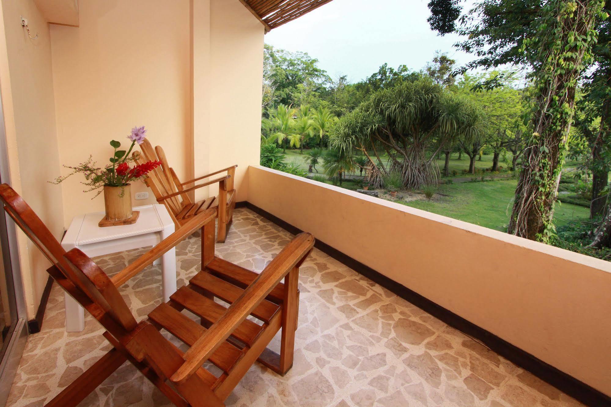 Karahe 3* Manuel Antonio