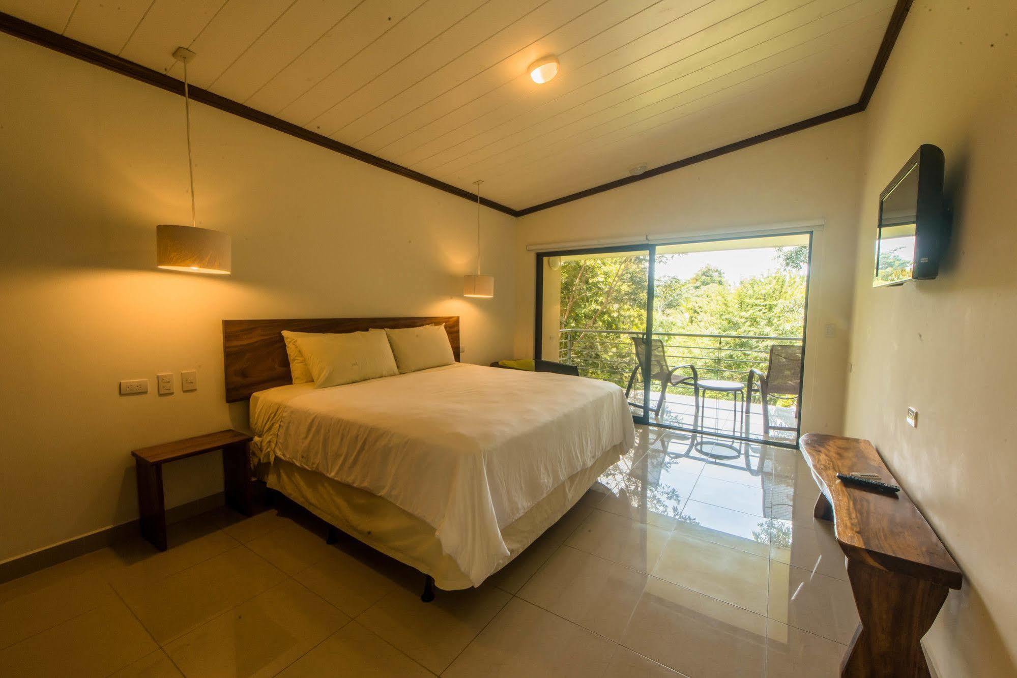 Karahe 3* Manuel Antonio