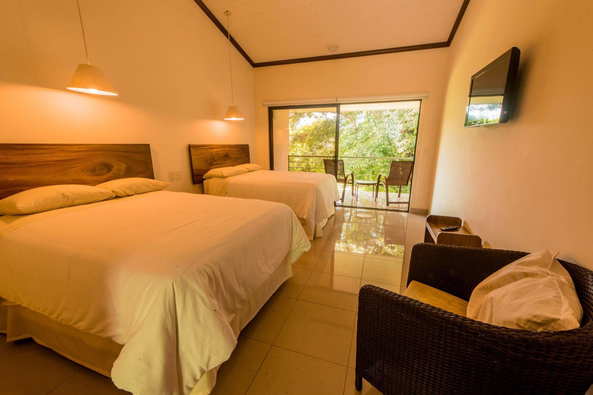Karahe Hotel 3*