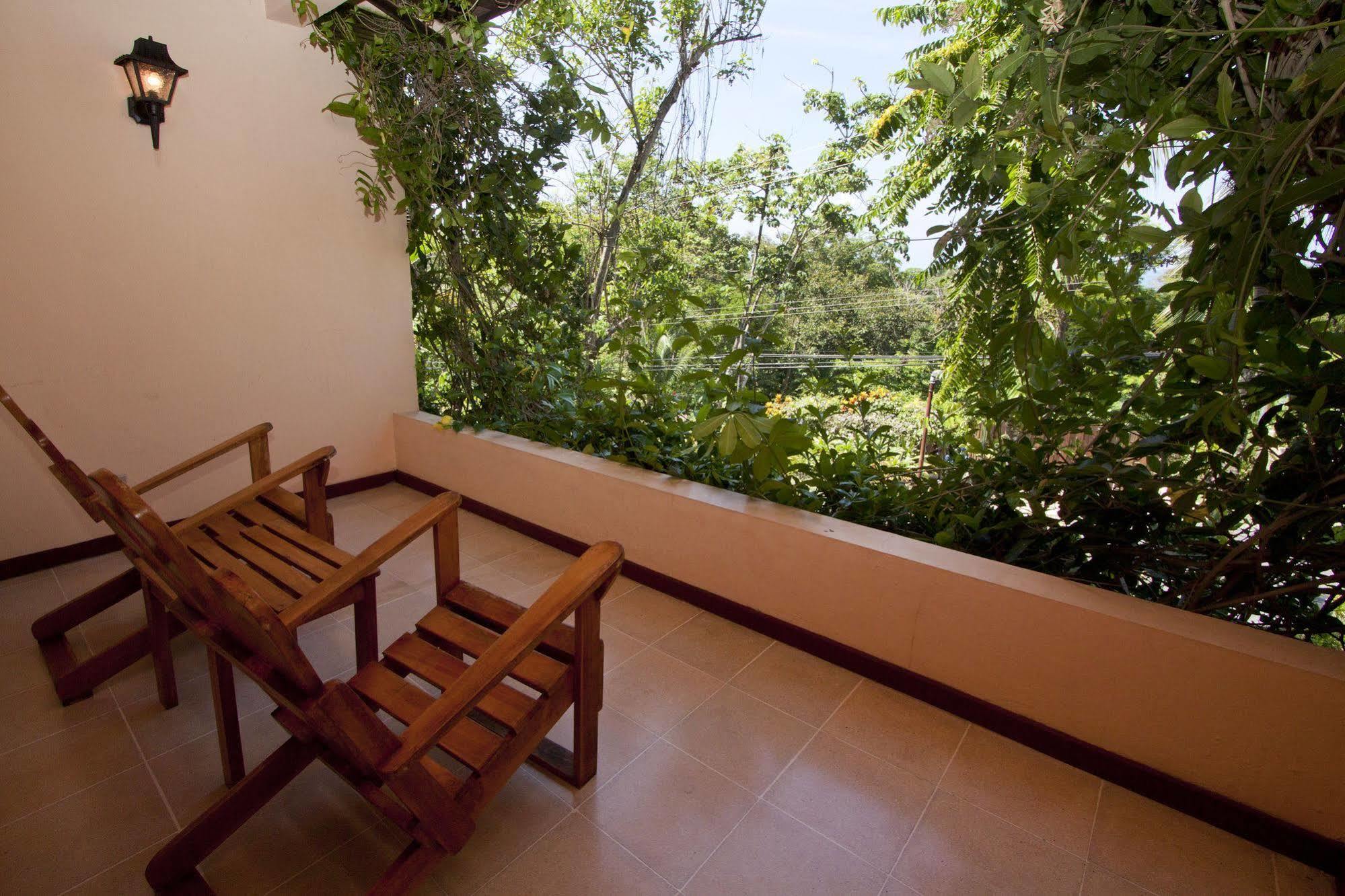 Karahe 3* Manuel Antonio