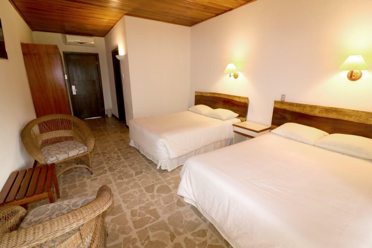 Karahe 3* Manuel Antonio